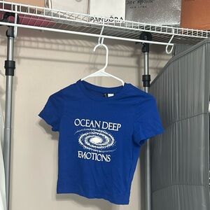 H&M blue cropped shirt